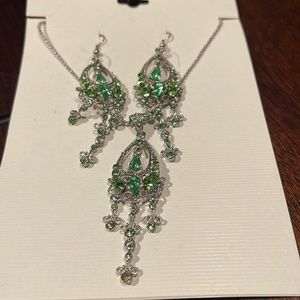 3 piece necklace and earrings
